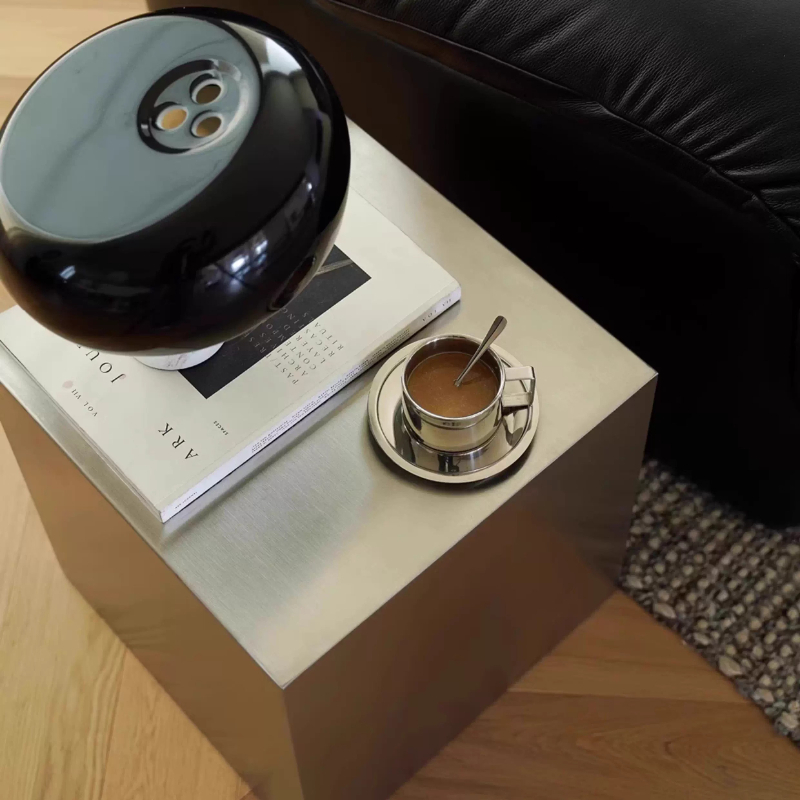 Tavolini Laterali in Acciaio I - Desk Setup Minimalist recensione e prezzo